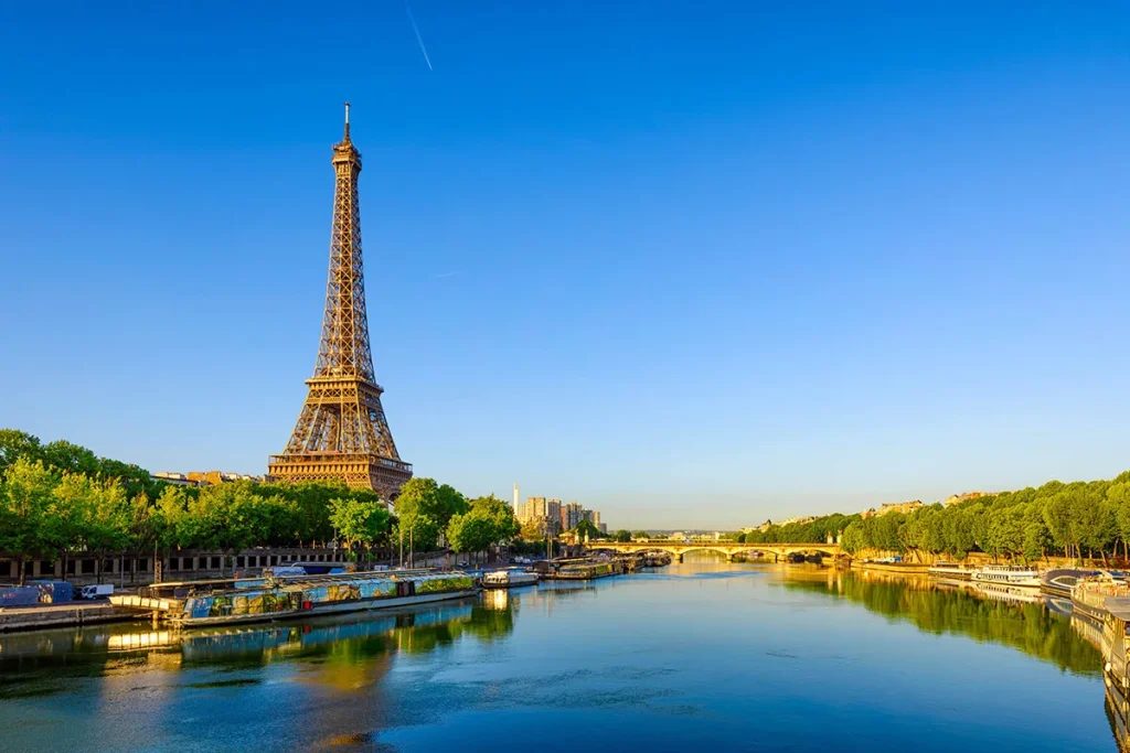 Paris travel tips